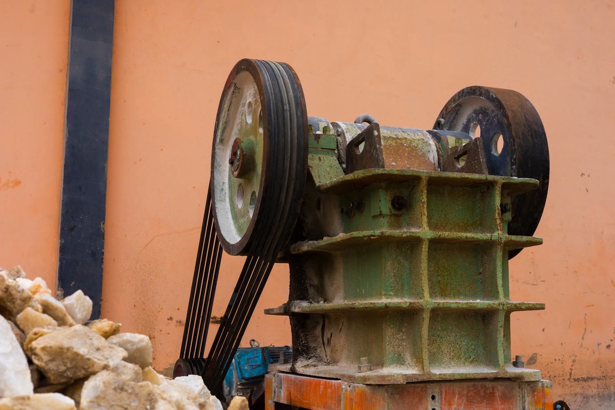 Crushing plant machinery